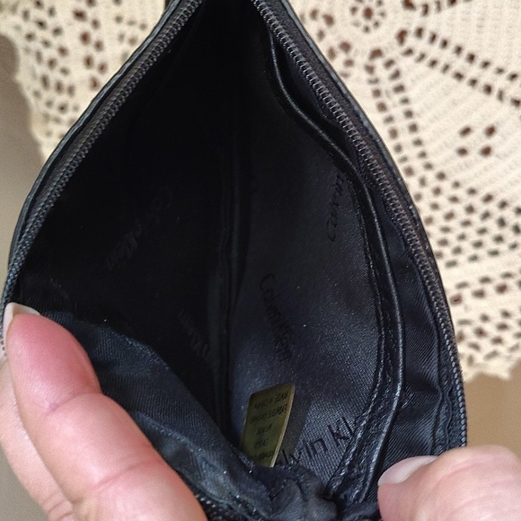 Calvin Klein Black Butter Soft  Leather Small Wristlet Zip Top Two Compartments - Picture 4 of 7